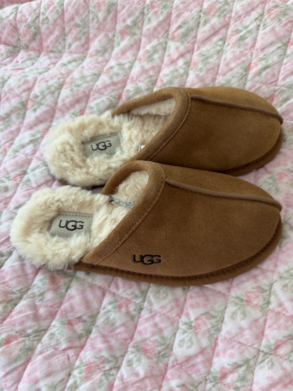 UGG slippers size 5 woman